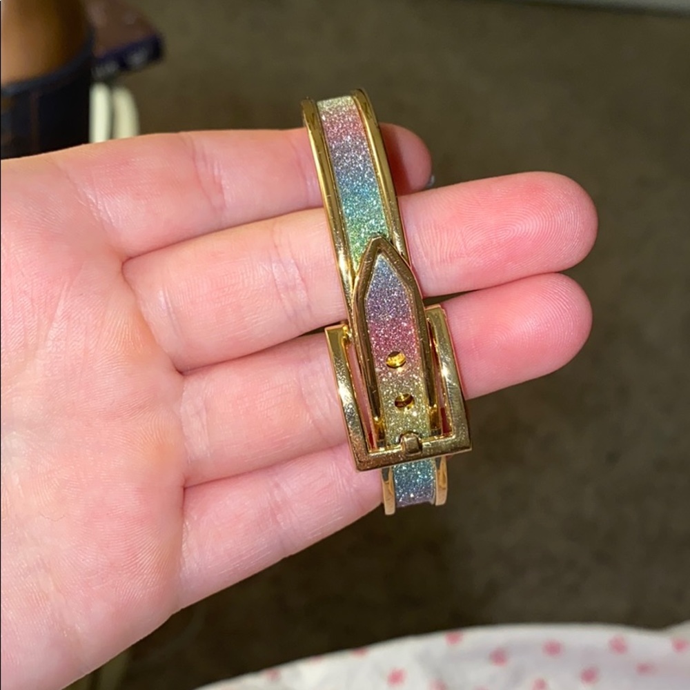 Pretty bangle bracelet